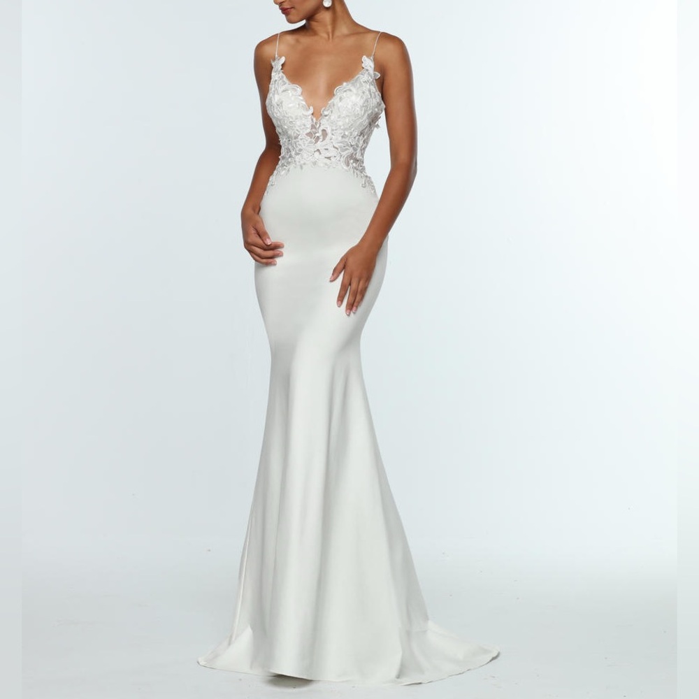 Elegant White Lace Bodice Mermaid Wedding Dress